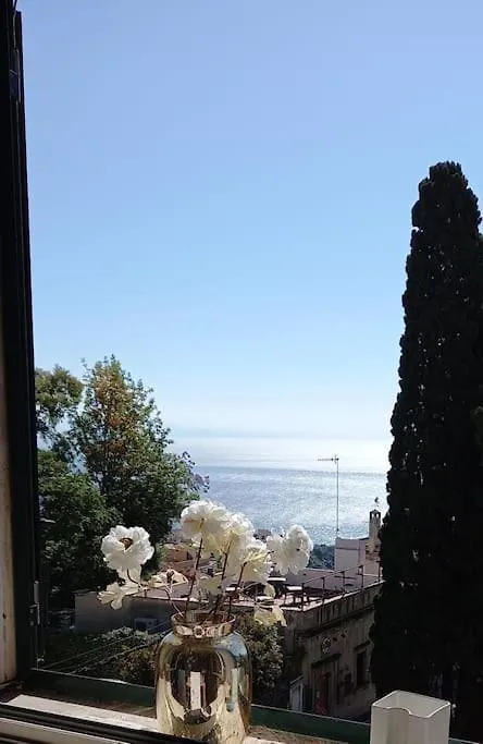Corallo Rosa Taormina 0*,  Italy